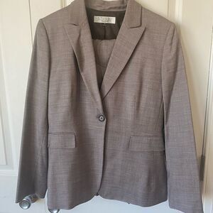Studio Tahari 3 pieces suit
